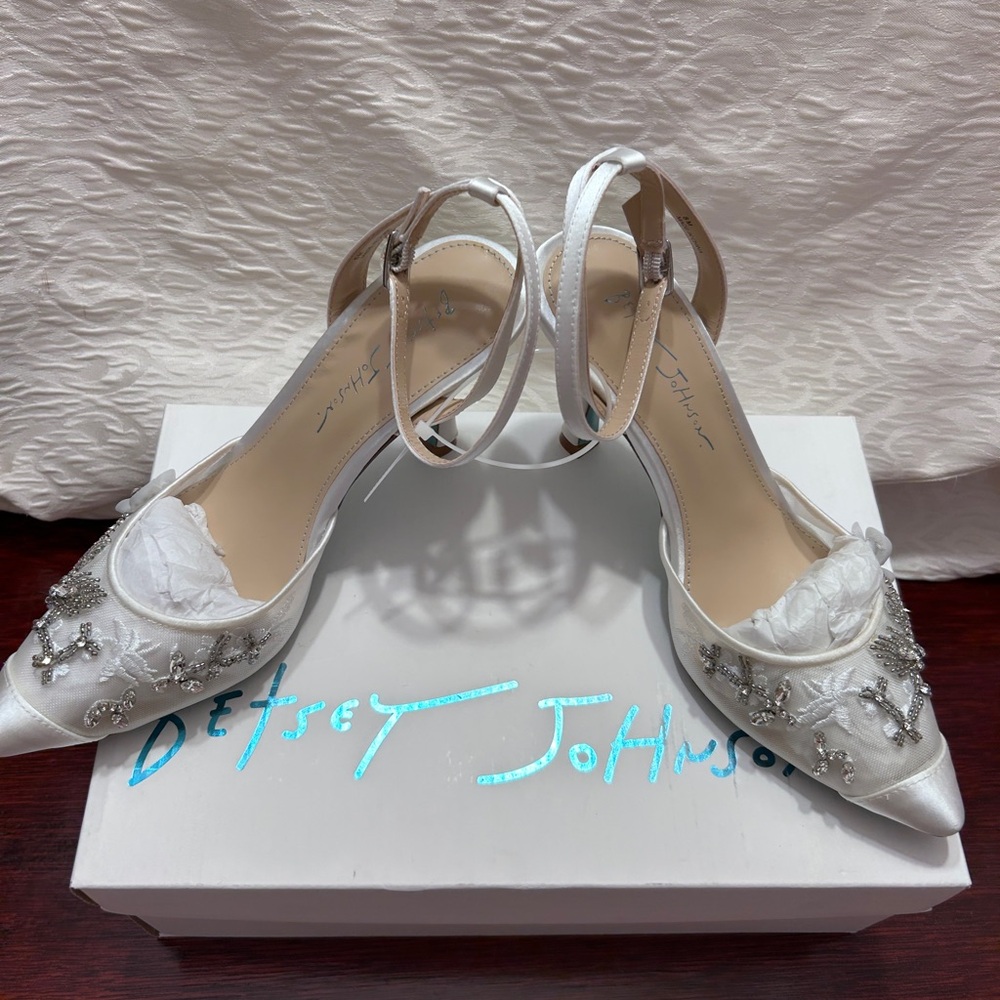 Betsey Johnson Dressy White Heels - Picture 3 of 10